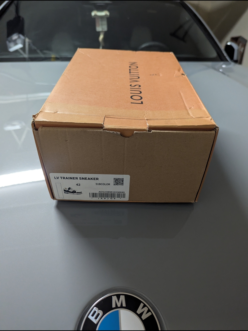 Louis Vuitton Black & Cream Monogram Low-Top Lace-Up Sneakers - Picture 6 of 9